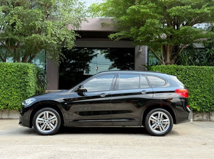 BMW X1 2019 2.0 sDrive20d M Sport Utility-car ดีเซล ไม่ติดแก๊ส เกียร์อัตโนมัติ ดำ รูปที่ 4