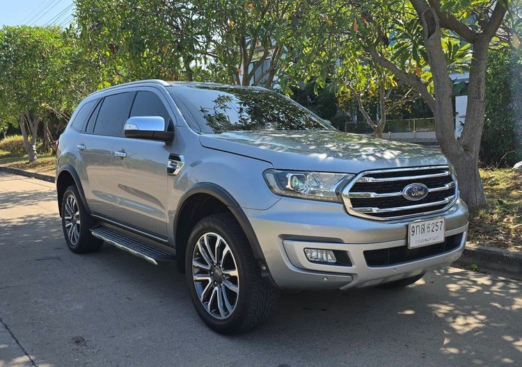 รถ Ford Everest 2.0 Turbo Titanium+ สี เงิน