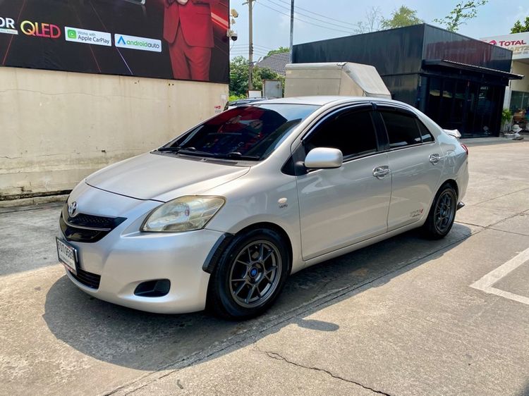 รถ Toyota Vios 1.5 J สี บรอนซ์เงิน