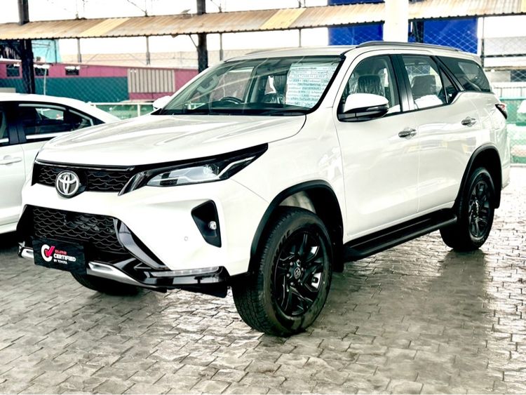 Toyota Fortuner 2025 2.4 Leader G Utility-car ดีเซล ไม่ติดแก๊ส เกียร์อัตโนมัติ ขาว รูปที่ 2