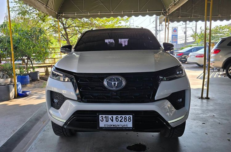 Toyota Fortuner 2022 2.4 Commander Utility-car ดีเซล ไม่ติดแก๊ส เกียร์อัตโนมัติ ขาว รูปที่ 2