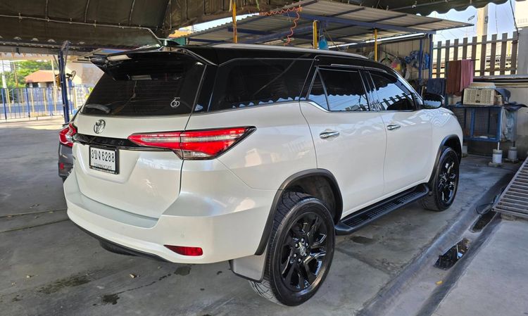 Toyota Fortuner 2022 2.4 Commander Utility-car ดีเซล ไม่ติดแก๊ส เกียร์อัตโนมัติ ขาว รูปที่ 4