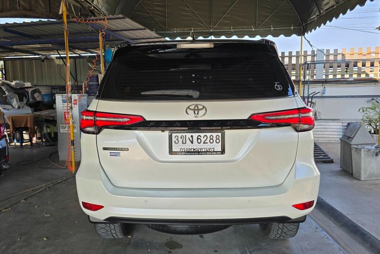 Toyota Fortuner 2022 2.4 Commander Utility-car ดีเซล ไม่ติดแก๊ส เกียร์อัตโนมัติ ขาว รูปที่ 3