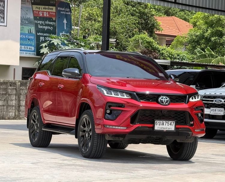 Toyota Fortuner 2025 2.8 GR Sport Sport Black Top 4WD Utility-car ดีเซล ไม่ติดแก๊ส เกียร์อัตโนมัติ แดง รูปที่ 3
