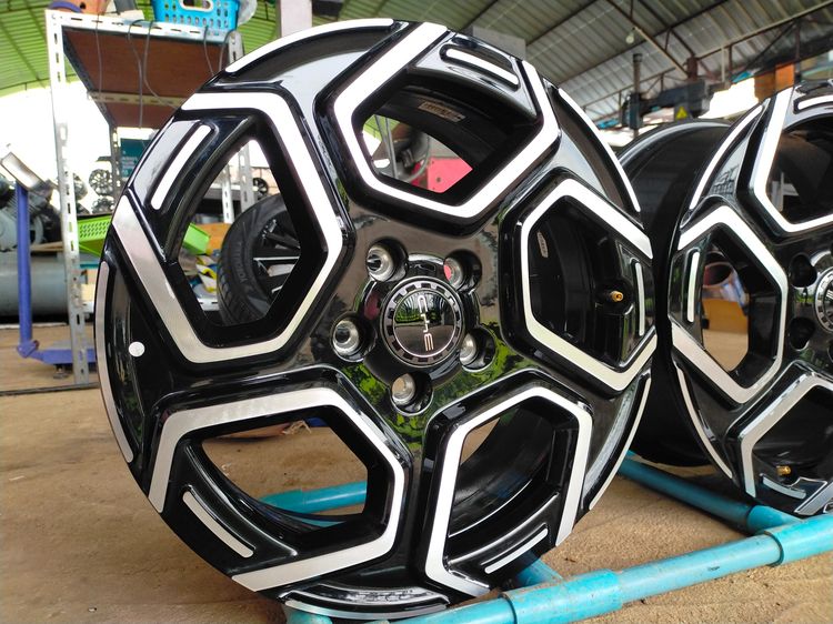 แม็กป้ายแดง ขอบ17 กว้าง6.5 et45 เบ้า60 ใส่ toyota ได้เลยไม่ต้องแปลงอะไร revo vigo camry chr innova รุ่นอื่นๆ 5 รู 114 