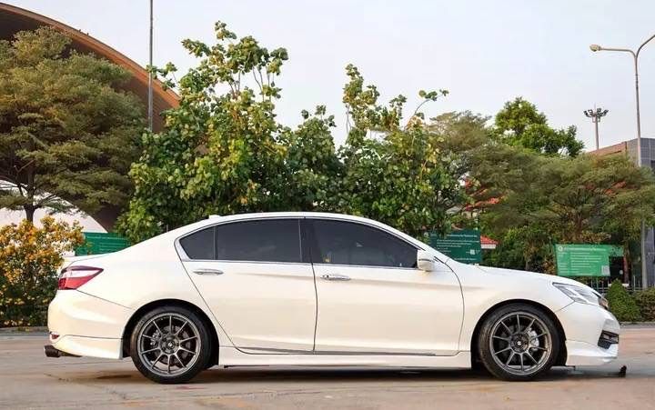 Honda Accord 2014 2.0 EL NAVI Sedan เบนซิน ไม่ติดแก๊ส เกียร์อัตโนมัติ ขาว รูปที่ 4