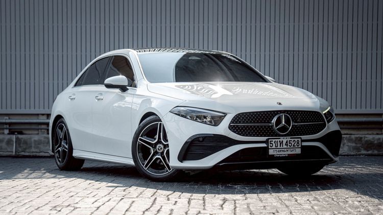 รถ Mercedes-Benz A-Class A200 สี ขาว