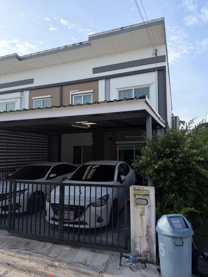 LPN Development ตกแต่งครบ 2022 ไม่ใช่ ให้เช่าทาวน์เฮ้า 3 นอน รูปที่ 2