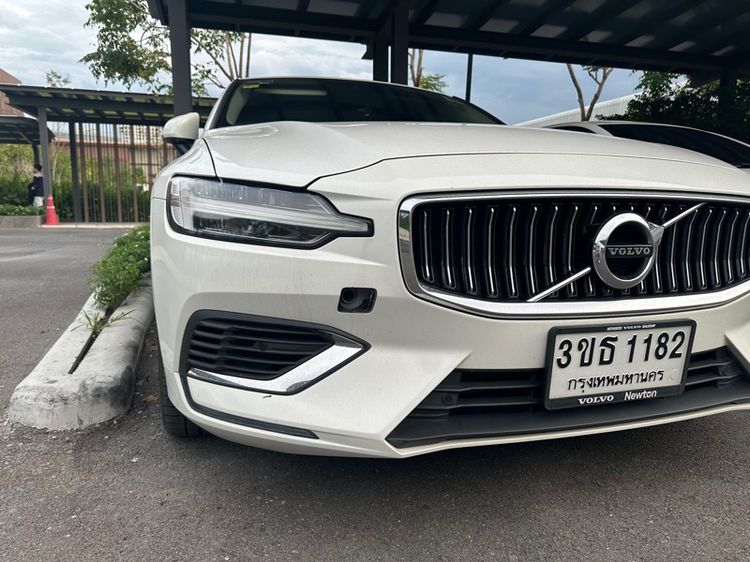 รถ Volvo S60 2.0 T8 R-Design 4WD สี ขาว