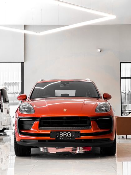 รถ Porsche Macan 2.0 Turbo 4WD สี ส้ม