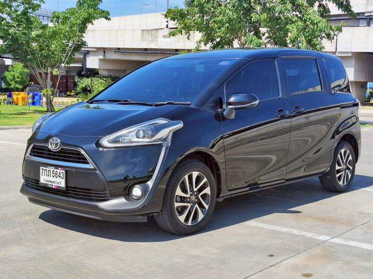 รถ Toyota Sienta 1.5 V สี ดำ