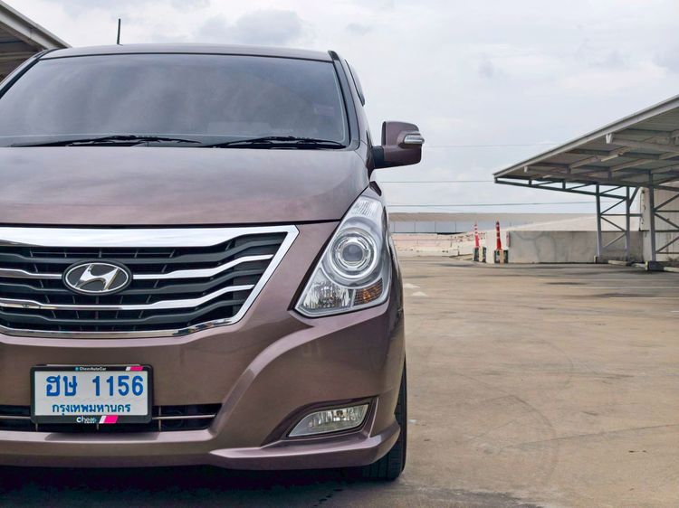 Hyundai H-1 2017 2.5 Elite Utility-car ดีเซล ไม่ติดแก๊ส เกียร์อัตโนมัติ น้ำตาล รูปที่ 2