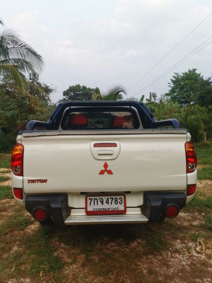 รถ Mitsubishi Triton 2.4 GLS Plus สี ขาว