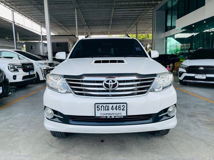 Toyota Fortuner 2015 3.0 V Utility-car ดีเซล ไม่ติดแก๊ส เกียร์อัตโนมัติ ขาว รูปที่ 3