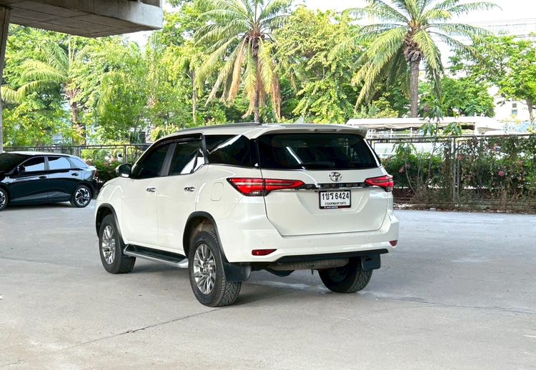 Toyota Fortuner 2021 2.4 V Utility-car ดีเซล ไม่ติดแก๊ส เกียร์อัตโนมัติ ขาว รูปที่ 4