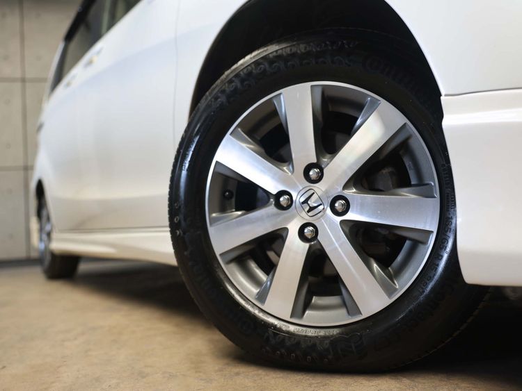Honda Freed 2010 1.5 E Sport Utility-car เบนซิน ไม่ติดแก๊ส เกียร์อัตโนมัติ ขาว รูปที่ 4