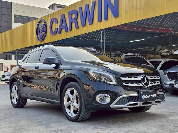 Mercedes-Benz GLA-Class 2018 GLA200 Utility-car เบนซิน ไม่ติดแก๊ส เกียร์อัตโนมัติ ดำ รูปที่ 3
