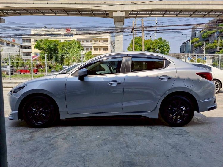 Mazda Mazda 2 2021 1.3 Skyactiv-G S Leather Sedan Sedan เบนซิน ไม่ติดแก๊ส เกียร์อัตโนมัติ บรอนซ์เงิน รูปที่ 4