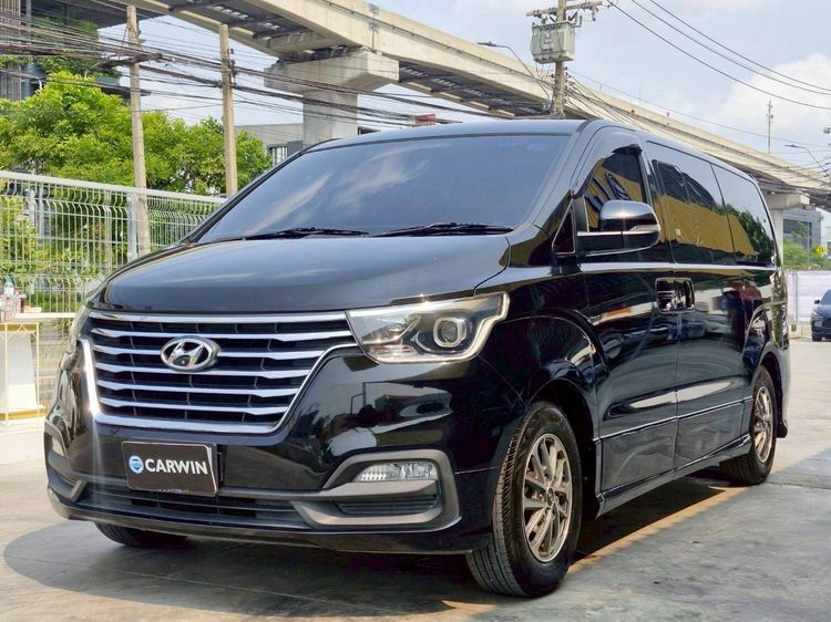 รถ Hyundai H-1  2.5 Deluxe สี ดำ