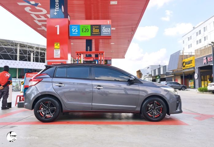 รถ Toyota Yaris 1.2 G Plus สี เทา