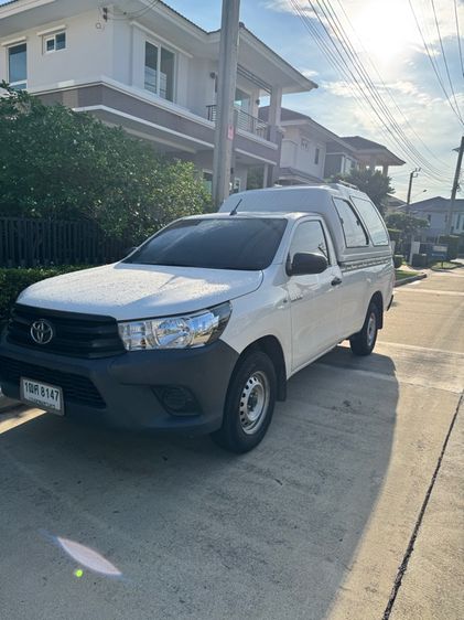 รถ Toyota Hilux Revo 2.4 J สี ขาว