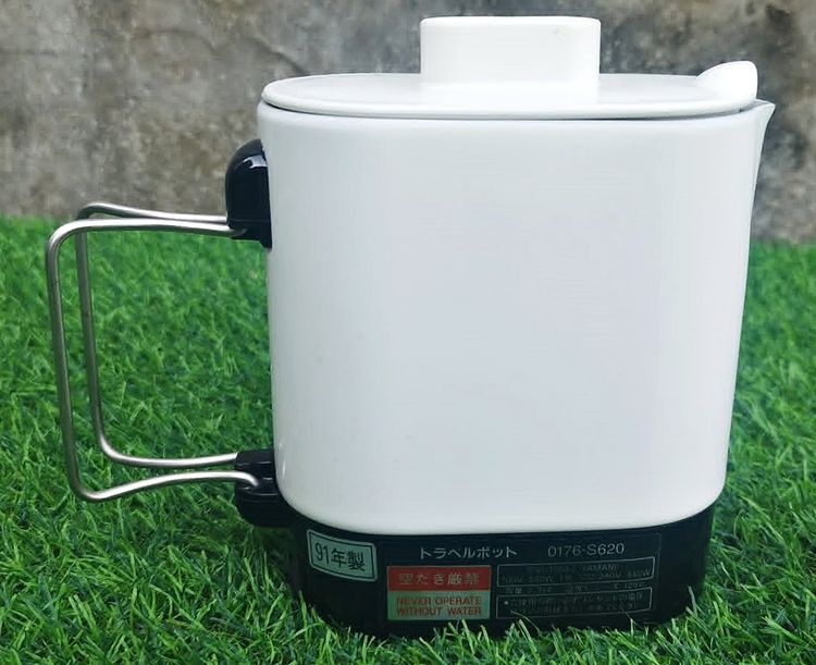 กาต้มน้ำสำหรับเดินทางยี่ห้อ Traveland หม้อต้มน้ำสำหรับพกพาจาก Sanyo Electric มือสองจากญี่ปุ่น