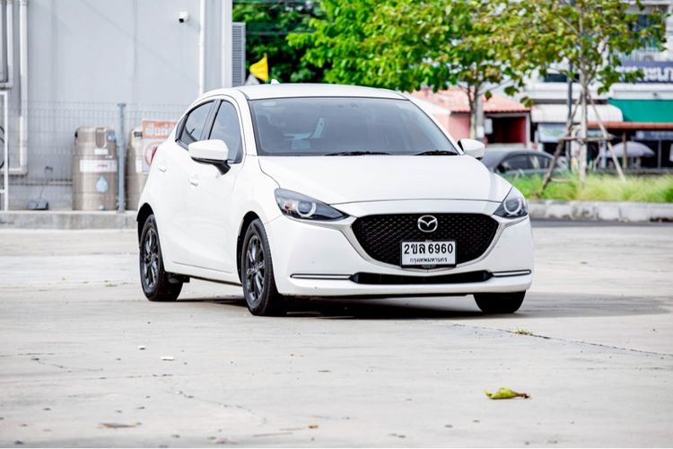 Mazda Mazda 2 2022 1.3 SP Sports Sedan เบนซิน ไม่ติดแก๊ส เกียร์อัตโนมัติ ขาว รูปที่ 3