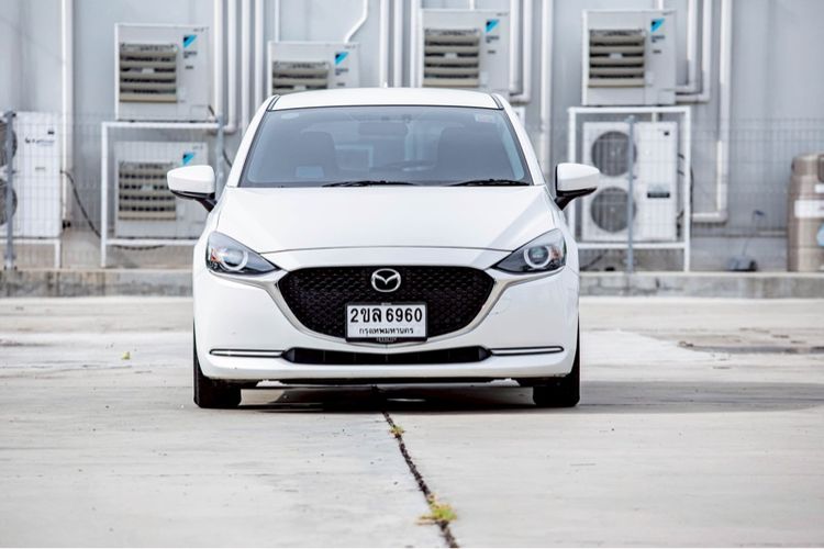 Mazda Mazda 2 2022 1.3 SP Sports Sedan เบนซิน ไม่ติดแก๊ส เกียร์อัตโนมัติ ขาว รูปที่ 2