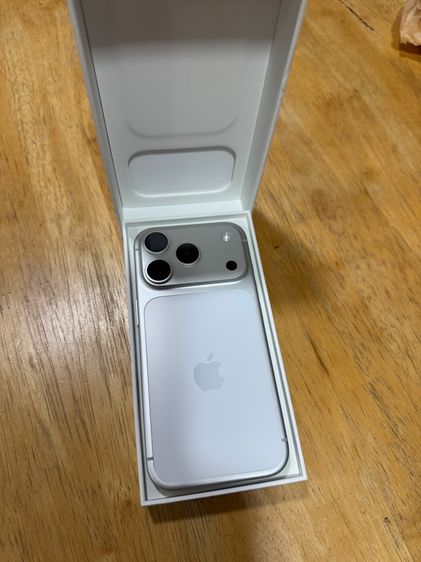 256 GB IPhone 17pro 256GB