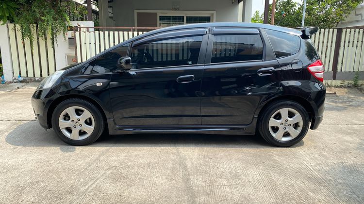 Honda Jazz 2010 1.5 V i-VTEC Sedan เบนซิน ไม่ติดแก๊ส เกียร์อัตโนมัติ ดำ รูปที่ 4