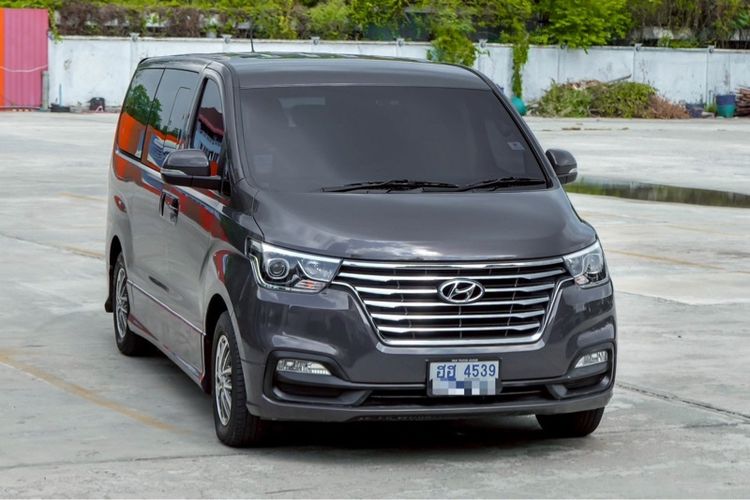 รถ Hyundai H-1  2.5 Elite สี เทา