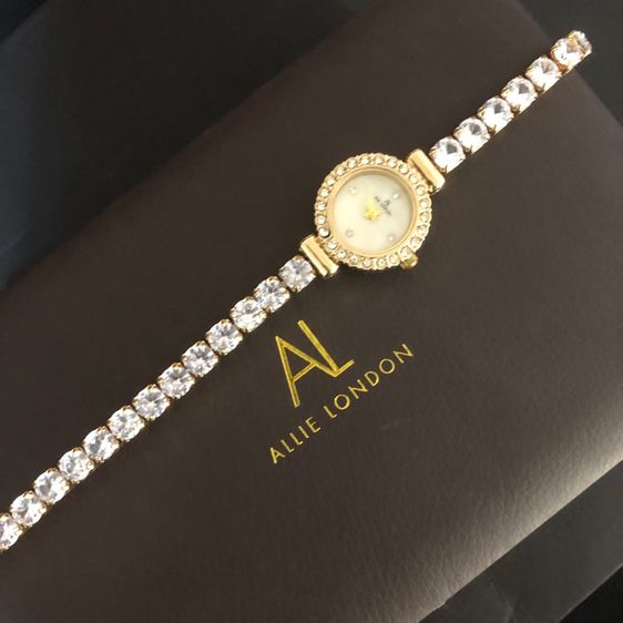 ขาว นาฬิกา Allie London แท้ รุ่น Eclat round collection พร้อมกล่อง 