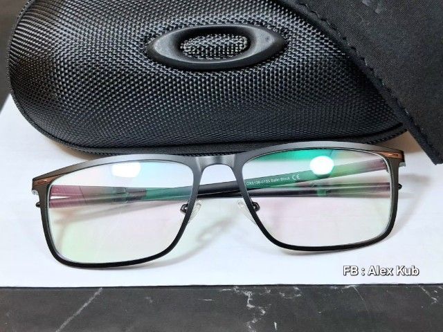 กรอบแว่นตา Oakley 