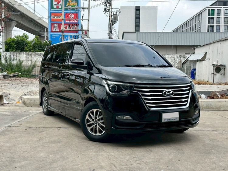 Hyundai H-1 2020 2.5 Deluxe Van ดีเซล ไม่ติดแก๊ส เกียร์อัตโนมัติ ดำ รูปที่ 2