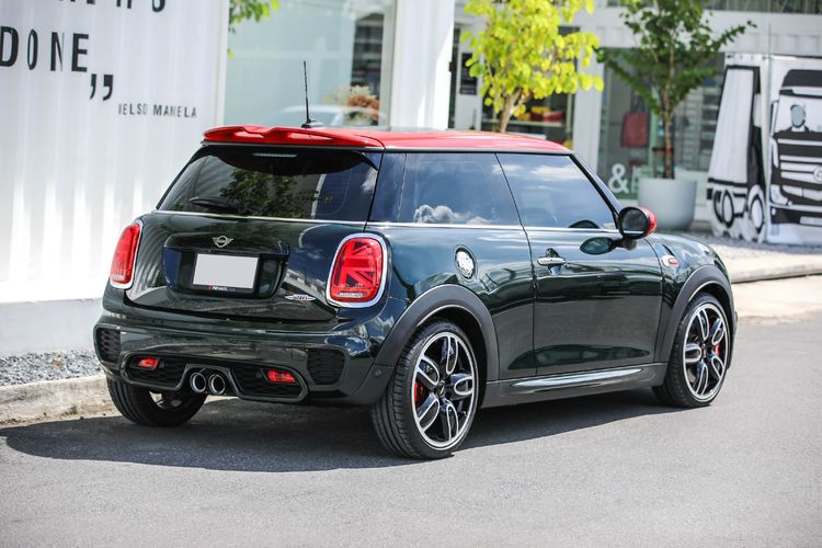 Mini JOHN COOPER WORK 2018 2.0 John Cooper Works Sedan เบนซิน ไม่ติดแก๊ส เกียร์อัตโนมัติ เขียว รูปที่ 2