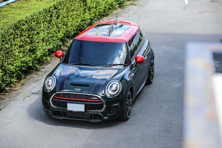 Mini JOHN COOPER WORK 2018 2.0 John Cooper Works Sedan เบนซิน ไม่ติดแก๊ส เกียร์อัตโนมัติ เขียว รูปที่ 4