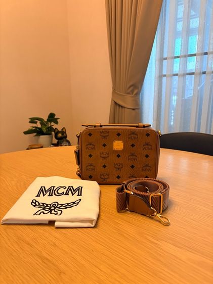 ไม่ระบุ น้ำตาล หนังแท้ MCM Small Klassik Visetos Box Bag 