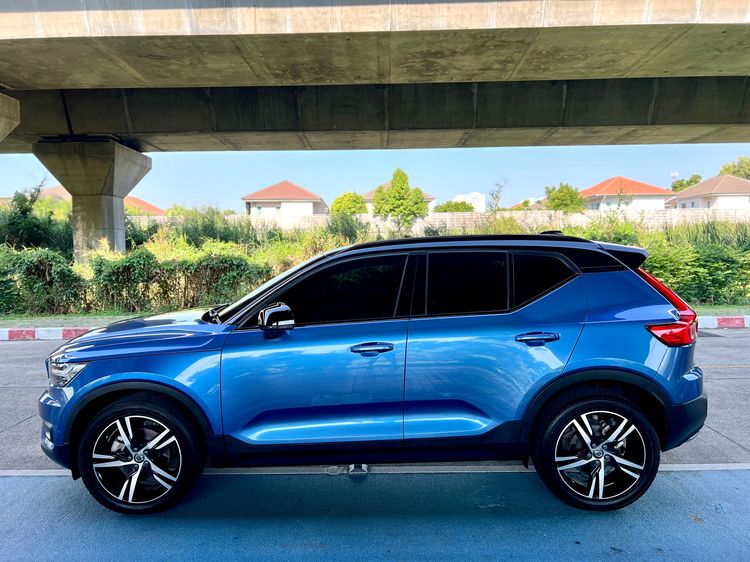 Volvo XC40 2019 2.0 T5 R-Design 4WD Utility-car เบนซิน ไม่ติดแก๊ส เกียร์อัตโนมัติ น้ำเงิน รูปที่ 4