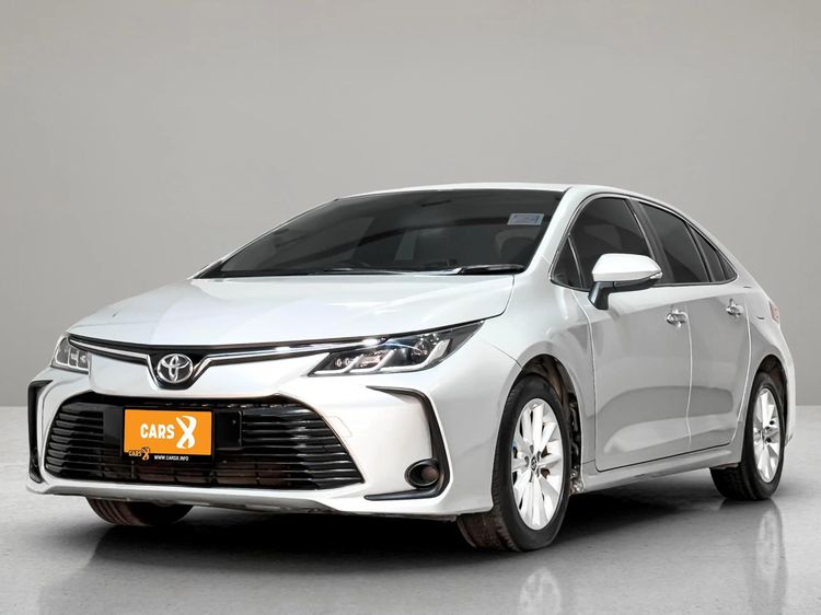 รถ Toyota Altis 1.6 G สี บรอนซ์เงิน