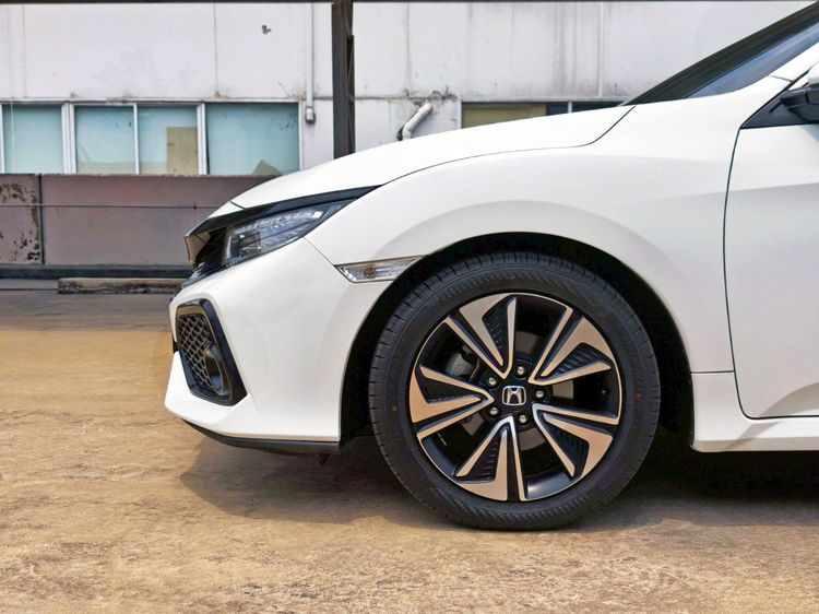 Honda Civic 2018 1.5 Turbo Sedan เบนซิน ไม่ติดแก๊ส เกียร์อัตโนมัติ ขาว รูปที่ 3