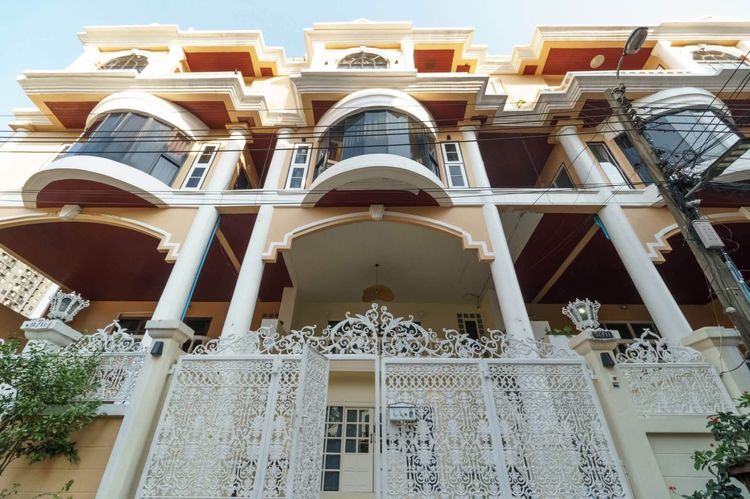 Luxury 5 Storey Townhome  Thonglor Soi 25  400 sqm