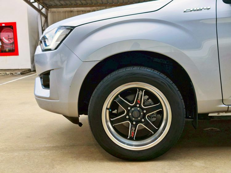 Isuzu D-MAX 2021 1.9 L Pickup ดีเซล ไม่ติดแก๊ส เกียร์ธรรมดา เทา รูปที่ 3