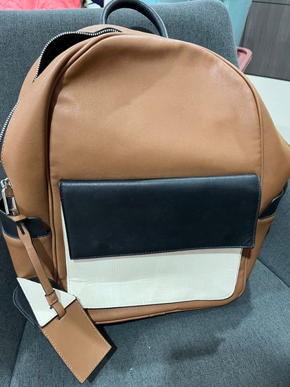 กระเป๋าเป้ Zara