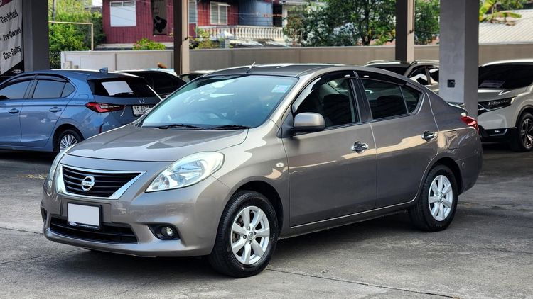 รถ Nissan Almera 1.0 V สี น้ำตาล