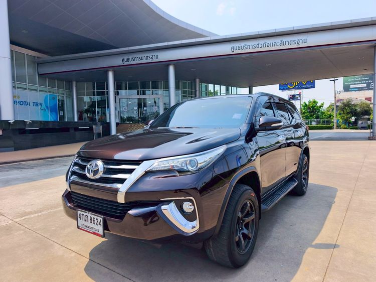 Toyota Fortuner 2016 2.8 V Utility-car ดีเซล ไม่ติดแก๊ส เกียร์อัตโนมัติ ดำ รูปที่ 2
