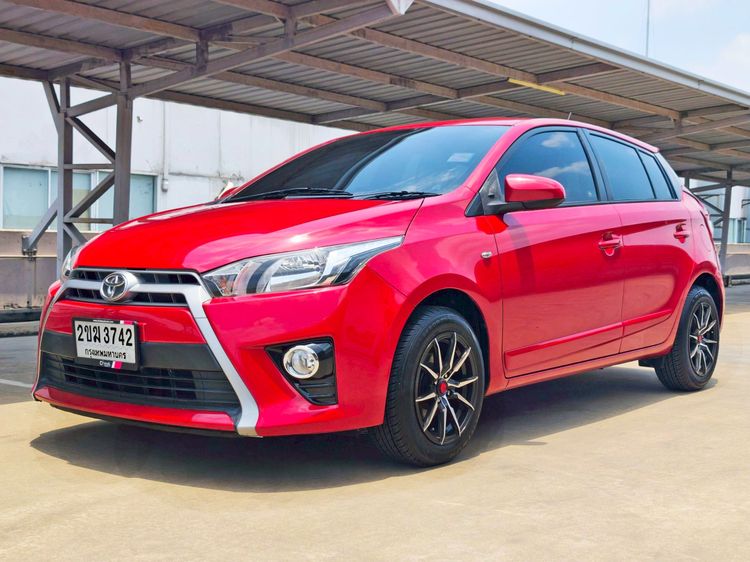 Toyota Yaris 2017 1.2 E Sedan เบนซิน ไม่ติดแก๊ส เกียร์อัตโนมัติ แดง