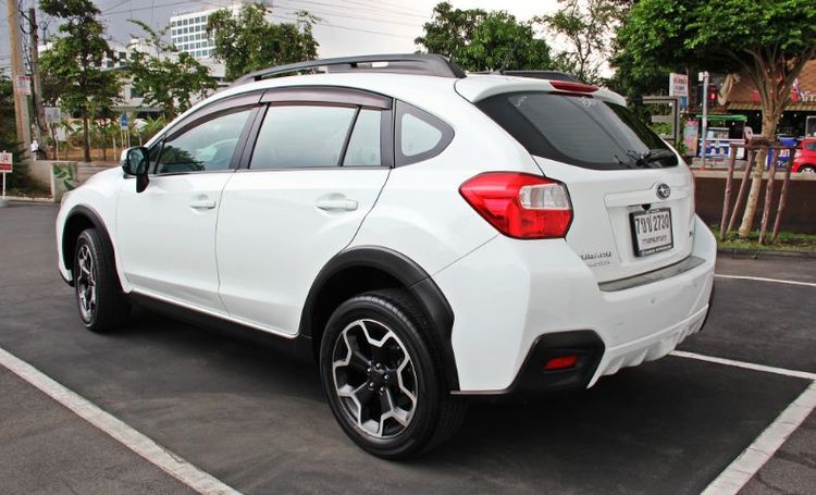รถ Subaru XV 2.0 4WD สี ขาว