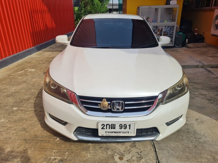 รถ Honda Accord 2.0 E i-VTEC สี ขาว