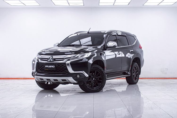 รถ Mitsubishi Pajero Sport 2.4 GT สี ดำ