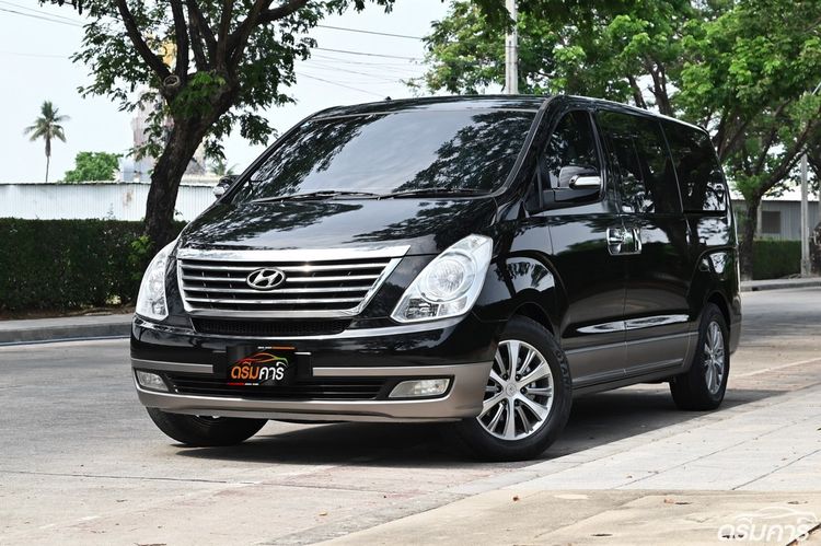 รถ Hyundai Grand Starex 2.5 VIP สี ดำ